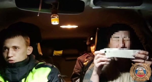 В Иркутской области пьяная автомобилистка везла 15-летнюю дочь