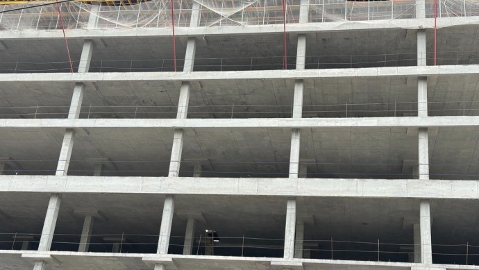 В Уфе работник строительной компании упал с высоты