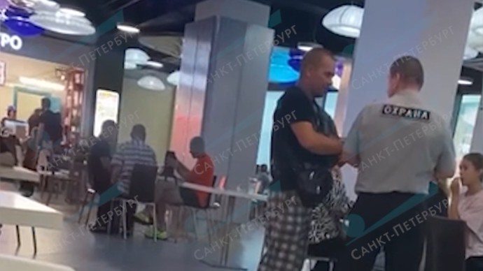 Дерзкий посетитель торгового центра на Долгоозерной улице предстанет перед судом Дерзкий посетитель торгового центра на Долгоозерной улице предстанет перед судом