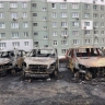 Остались только каркасы: очевидцы показали последствия поджога парковки во Владивостоке