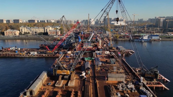 На строящемся Большом Смоленском мосту близится установка разводных пролетов На строящемся Большом Смоленском мосту близится установка разводных пролетов