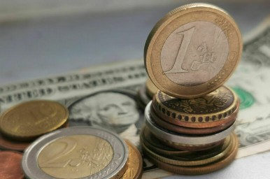 Россияне отчитаются о счетах за рубежом