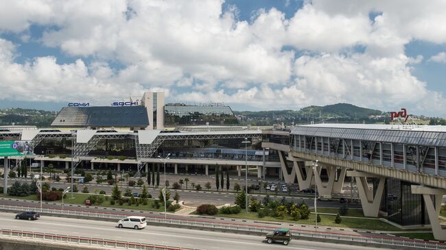 В Сочи ввели ограничения на прием и выпуск самолетов