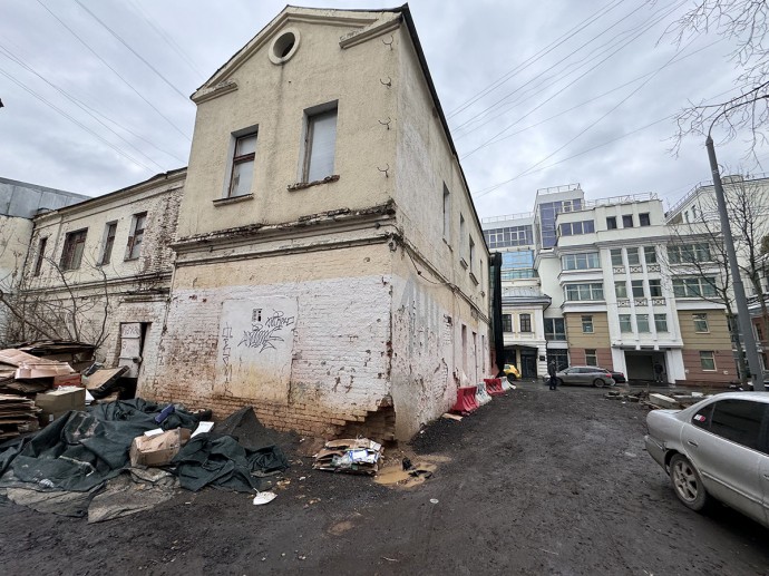 Отобранное у «Монолита» кировское представительство в Москве продадут