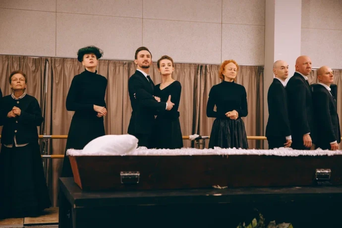 В Театре Наций прошла премьера спектакля Валерия Фокина «Обыкновенная смерть»