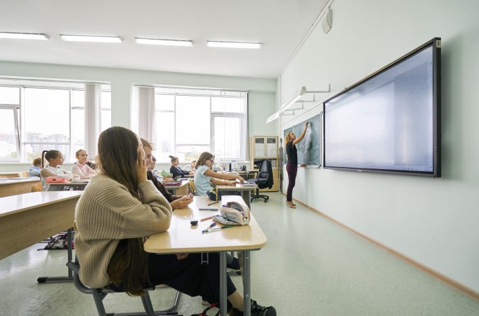 Кто щедро дарит знания и свет…