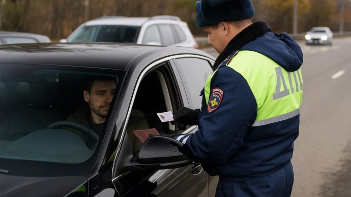 Эти слова на дороге обернутся проблемами: чего не стоит говорить сотруднику ГИБДД