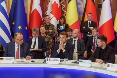 Медведев раскритиковал мирные планы встретившихся в Киеве европейских лидеров