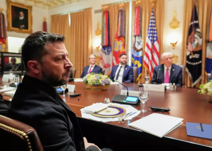 Зеленский резко упрекнул Трампа по поводу Путина во время переговоров Зеленский резко упрекнул Трампа по поводу Путина во время переговоров