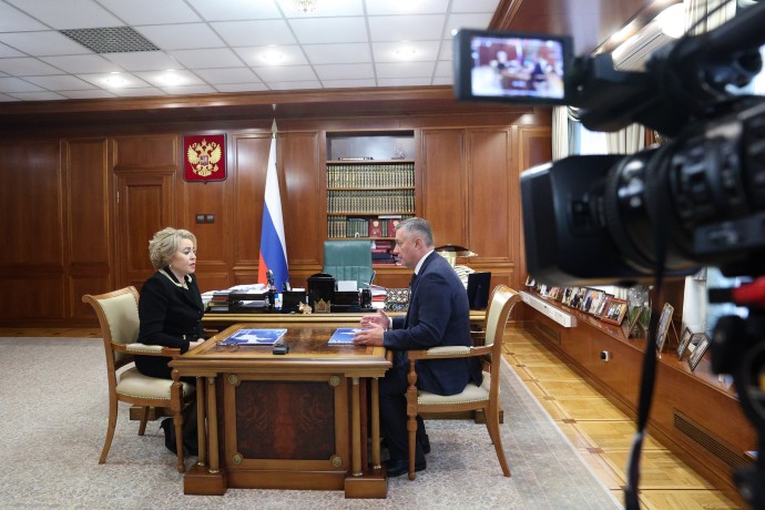 Матвиенко назвала приоритетным проектом строительство школы в Братске Матвиенко назвала приоритетным проектом строительство школы в Братске