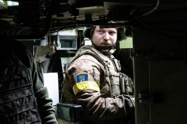 Укронацисты разграбили Лиман и держат жителей в заложниках