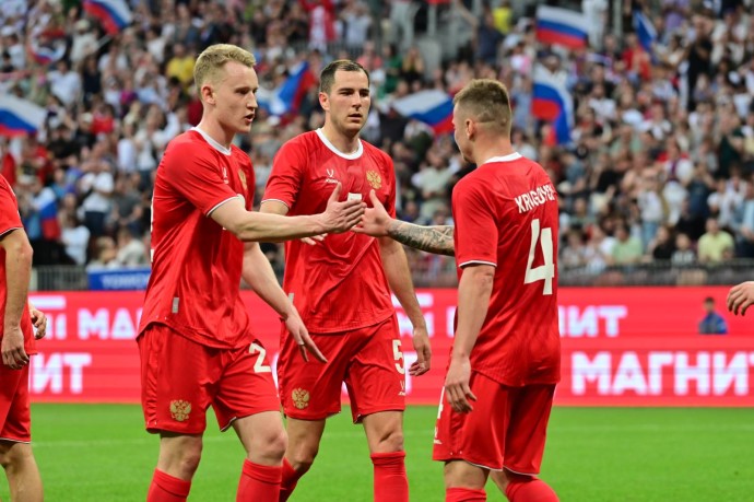 Наумов высказался о поражении России от Чили Наумов высказался о поражении России от Чили