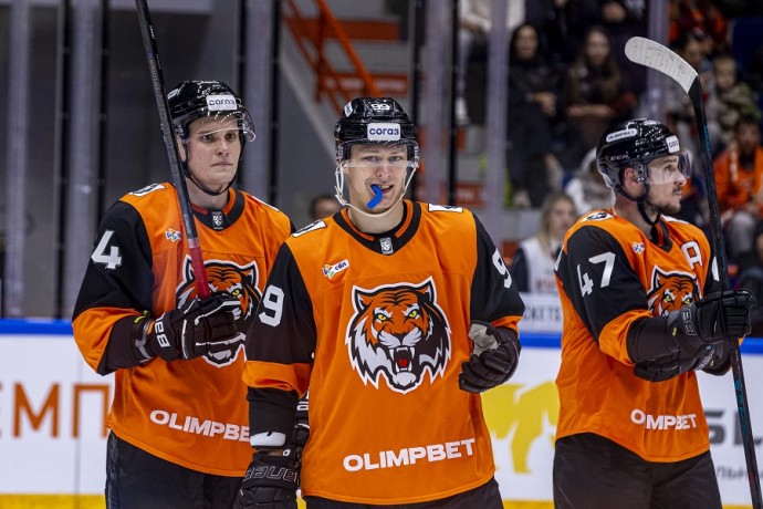 Два экс-спартаковца прервали серию "Амура" из пяти поражений