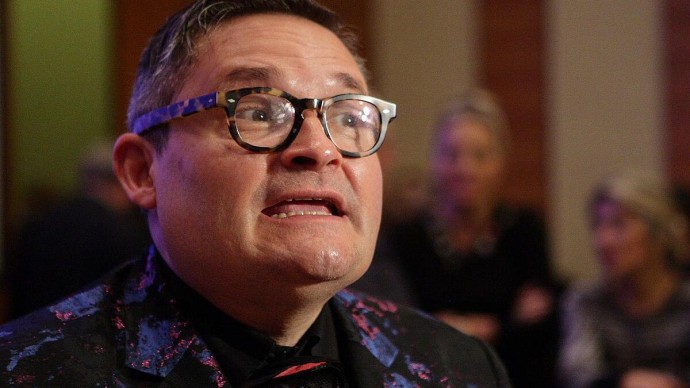 Александр Васильев отказался от миллионов: почему экс-ведущий Модного приговора не вернётся в Россию Александр Васильев отказался от миллионов: почему экс-ведущий Модного приговора не вернётся в Россию