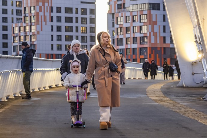 12% взрослых россиян не собираются съезжать от родителей