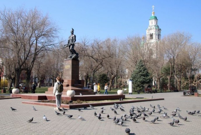 Сильный ветер и осадки ждут астраханцев 
