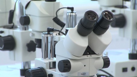 Исследователи из ИТМО разработали метод, усиливающий способность кремния излучать свет