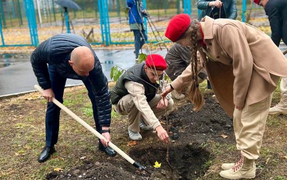 В Курске на территории школы №50 заложили «Гагаринский сад»