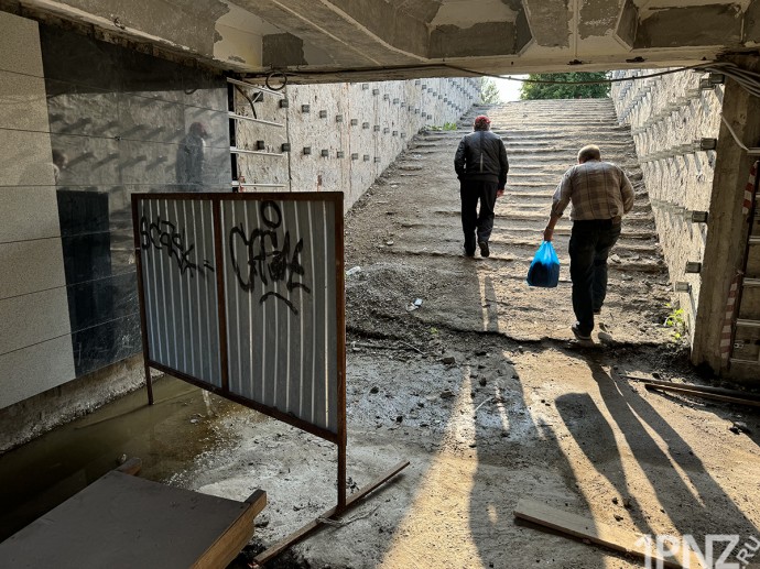 Бесконечный ремонт. Переход у «Электроприбора» в Пензе снова не сдали в обещанный срок – фоторепортаж Бесконечный ремонт. Переход у «Электроприбора» в Пензе снова не сдали в обещанный срок – фоторепортаж