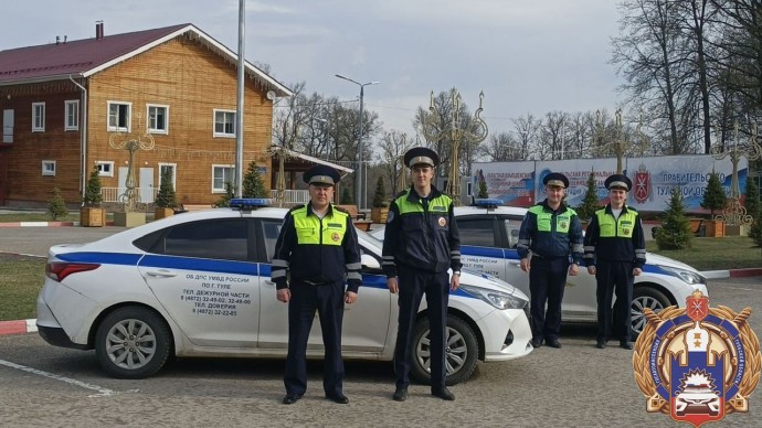 Тульские инспекторы помогли попавшему в беду водителю большегруза