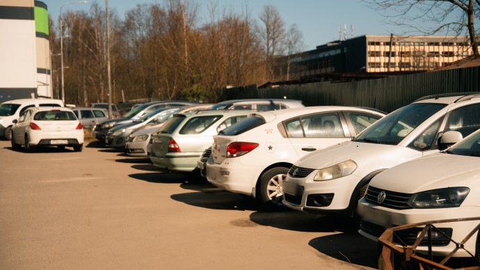 Продажи новых авто в Петербурге стали рекордными за восемь месяцев