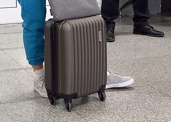 С Боракая вывезли амурчан после отмены рейса 4 ноября из-за тайфуна «Калмаэги» С Боракая вывезли амурчан после отмены рейса 4 ноября из-за тайфуна «Калмаэги»