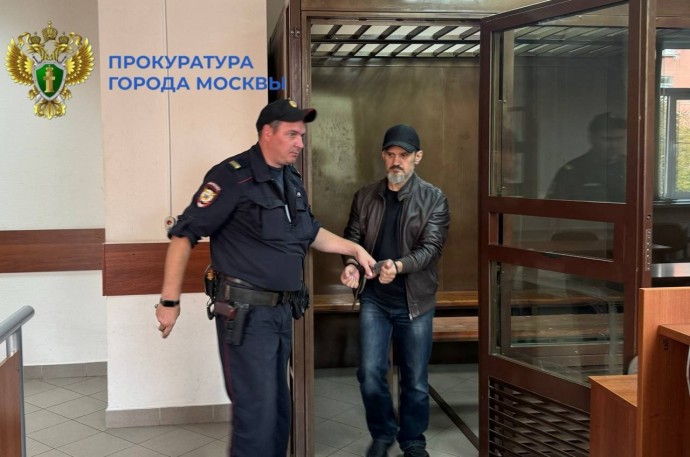 Полиция обнаружила коноплю у жителя Москвы, затопившего квартиру соседки Полиция обнаружила коноплю у жителя Москвы, затопившего квартиру соседки