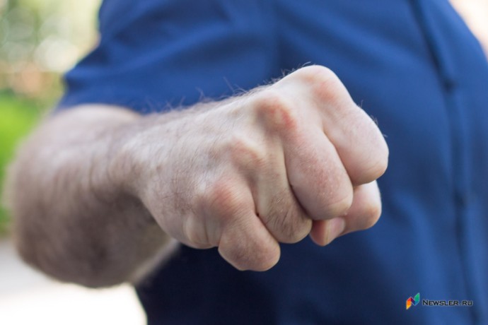 В Кирове за утро хулиганы успели избить и женщину, и мужчину В Кирове за утро хулиганы успели избить и женщину, и мужчину