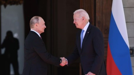 Путин заявил, что предупреждал Байдена об ошибке по Украине