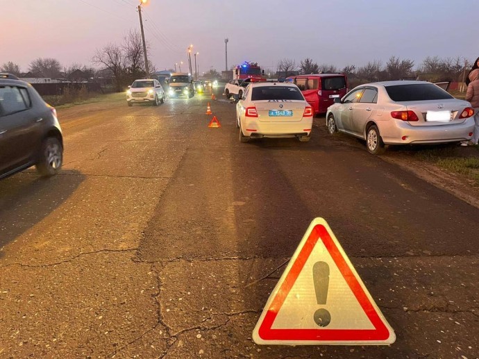 В Астрахани в жестком ДТП пострадали автоледи и две девочки