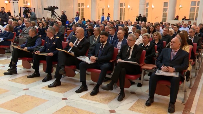 Те, кто делает подземку надёжной и комфортной: в Петербурге наградили сотрудников метро