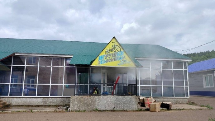 В Башкирии сгорел магазин