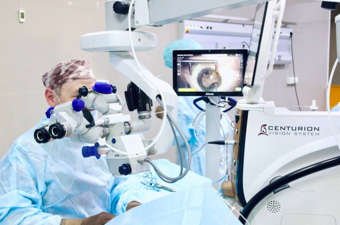 В глазной больнице Якутска появился новейший биометрический прибор В глазной больнице Якутска появился новейший биометрический прибор