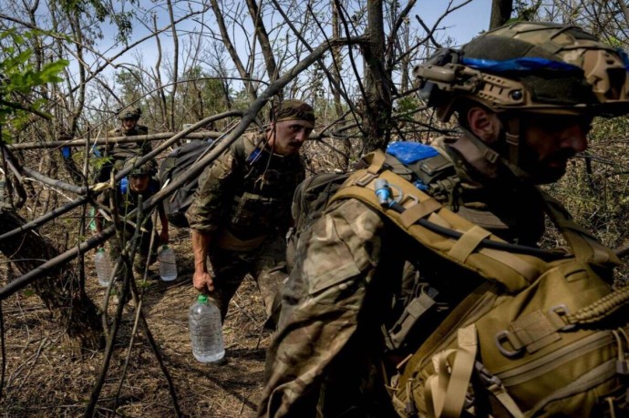 Около пяти тысяч украинских солдат находятся в Купянске, взятом в кольцо российскими войсками Около пяти тысяч украинских солдат находятся в Купянске, взятом в кольцо российскими войсками