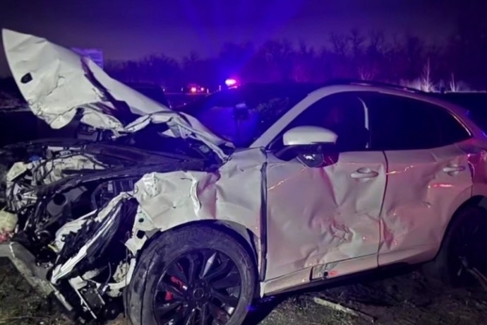 В жестком ДТП на трассе в Ростовской области один человек погиб и трое пострадали В жестком ДТП на трассе в Ростовской области один человек погиб и трое пострадали