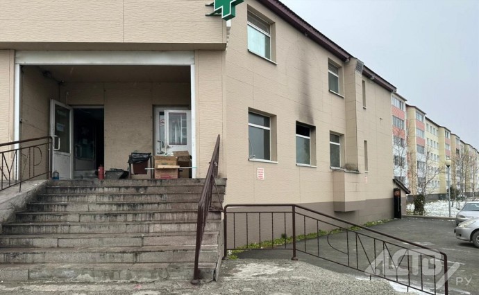 Пожар полыхал ночью в торговом центре в Южно-Сахалинске