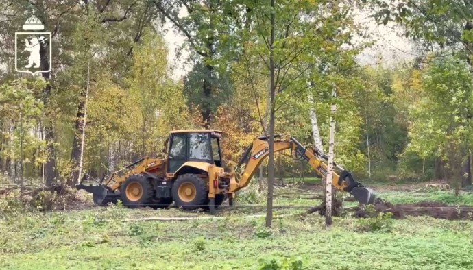В Петропавловском парке Ярославля готовят основание для будущей беседки В Петропавловском парке Ярославля готовят основание для будущей беседки