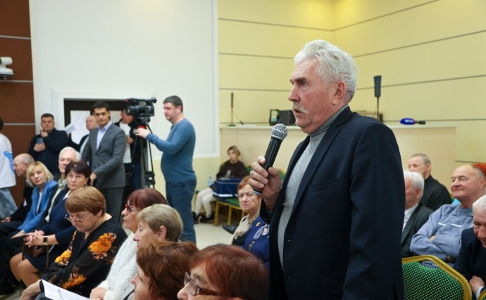 Экскурсия на Шумшу, газ в СНТ: Валерий Лимаренко ответил на вопросы сахалинских ветеранов