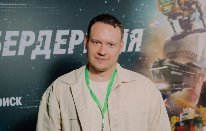 «Никогда не знаешь, что ждёт за углом». Беседа с режиссёром «Кибердеревни» Сергеем Васильевым «Никогда не знаешь, что ждёт за углом». Беседа с режиссёром «Кибердеревни» Сергеем Васильевым