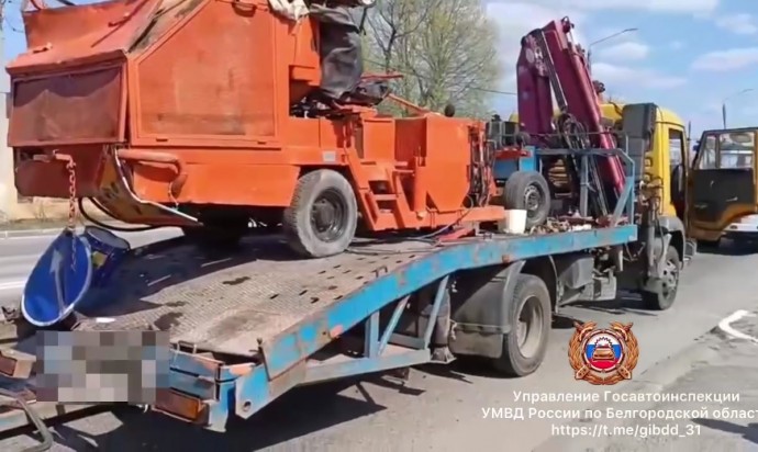 В Белгороде автобус с пассажирами столкнулся с эвакуатором