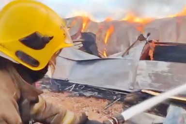 В Подмосковье локализовали крупный пожар на складе стройматериалов