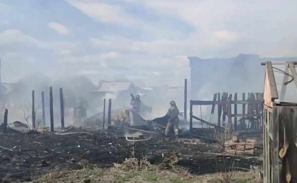 В Улан-Удэ сгорели два частных дома
