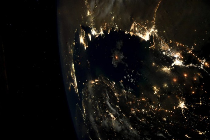 Российские космонавты впервые озвучили тифлокомментарий с борта МКС