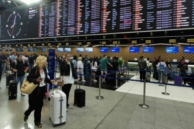 В аэропорту Пулково из-за ограничений задержали около 30 рейсов