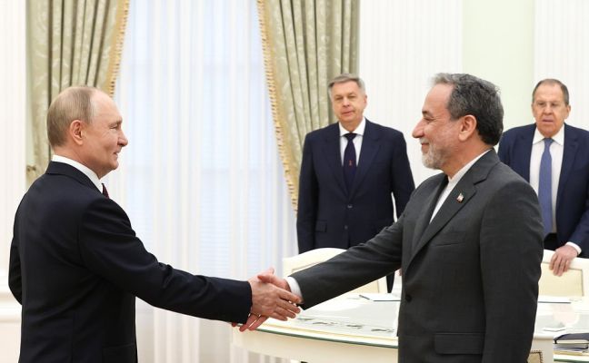 Министр иностранных дел Ирана прилетел в Санкт-Петербург на встречу с Путиным Министр иностранных дел Ирана прилетел в Санкт-Петербург на встречу с Путиным