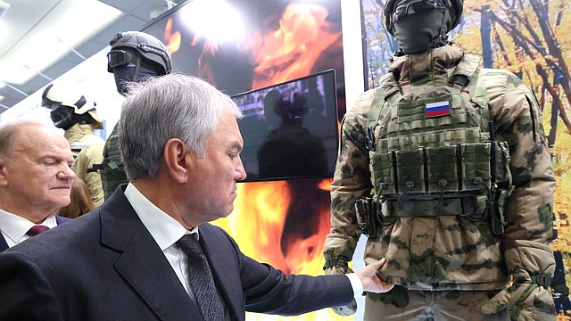 Вячеслав Володин: обувь и одежда для наших солдат и офицеров должны быть на 100 % отечественными Вячеслав Володин: обувь и одежда для наших солдат и офицеров должны быть на 100 % отечественными