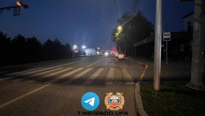 В Уфе автомобиль на пешеходном переходе сбил девушку