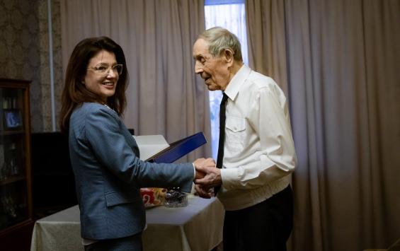 Ветеран Михаил Жаков отметил 103-летие и рассказал, как сохраняет бодрость на курской земле Ветеран Михаил Жаков отметил 103-летие и рассказал, как сохраняет бодрость на курской земле