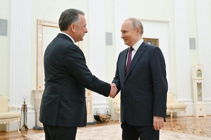 Bloomberg: Уиткофф пытался убедить Путина остановить конфликт на текущих позициях