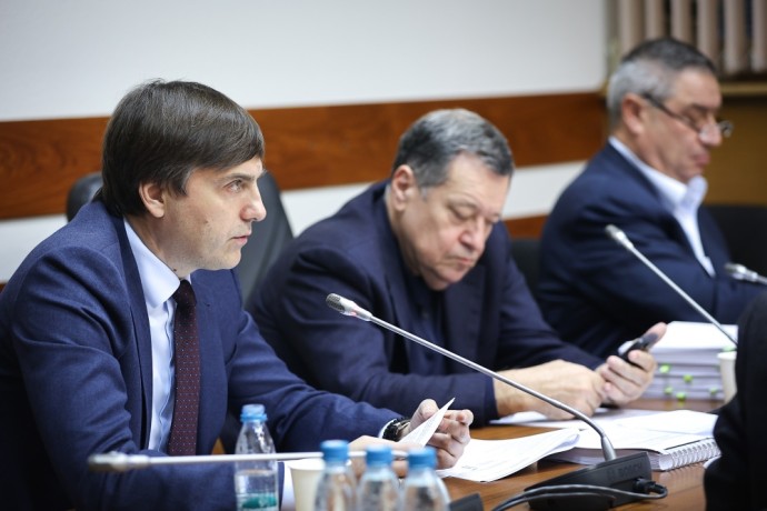 Сергей Кравцов представил проект финансирования сферы образования в предстоящие три года на заседании Комитета Госдумы по бюджету и налогам Сергей Кравцов представил проект финансирования сферы образования в предстоящие три года на заседании Комитета Госдумы по бюджету и налогам